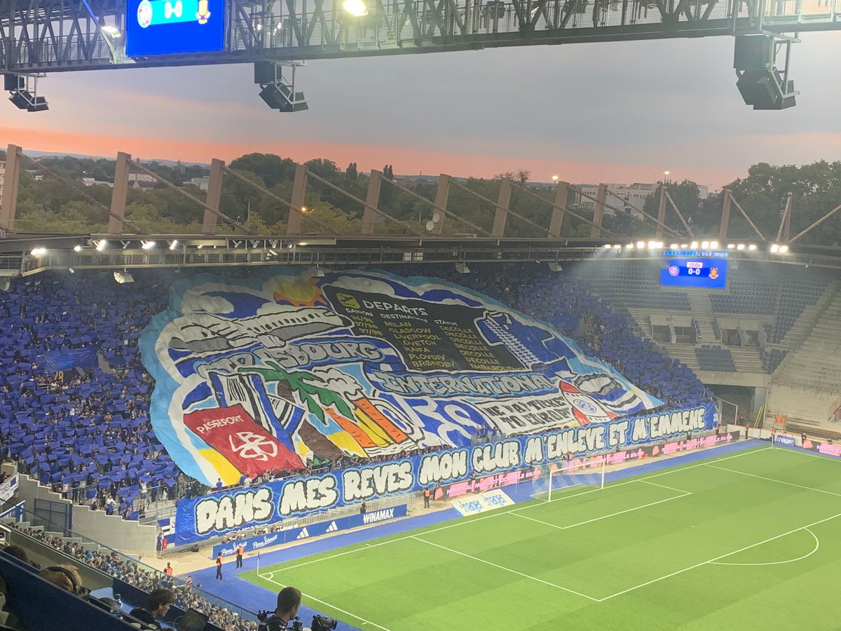 Florian Zobenbiehler (@flozobenbiehler) on Twitter photo 🎨 Et quel tifo❗️👏🏻
Avec des paroles de Diam’s reprises, comme pour le chant « Laisse moi kiffer », et de beaux clins d’oeil à des précédents déplacements européens, les derniers en date et des bien prestigieux ! ✨
(📸 <a href="/adrienbeaujean/">Adrien Beaujean</a>) #RCSABIF #Strasbourg 🎨 Et quel tifo❗️👏🏻
Avec des paroles de Diam’s reprises, comme pour le chant « Laisse moi kiffer », et de beaux clins d’oeil à des précédents déplacements européens, les derniers en date et des bien prestigieux ! ✨
(📸 <a href="/adrienbeaujean/">Adrien Beaujean</a>) #RCSABIF #Strasbourg