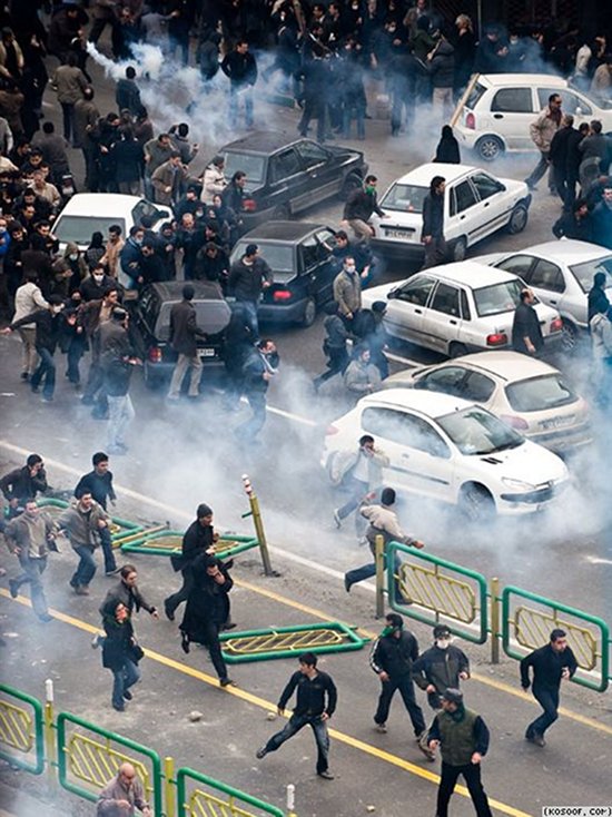 تهران عزیزم، ای غول زیبای خفته، دلم برای دیدن این روزات تنگ شده، بپاخیز تا مادر آخوندو برای همیشه بگاییم!