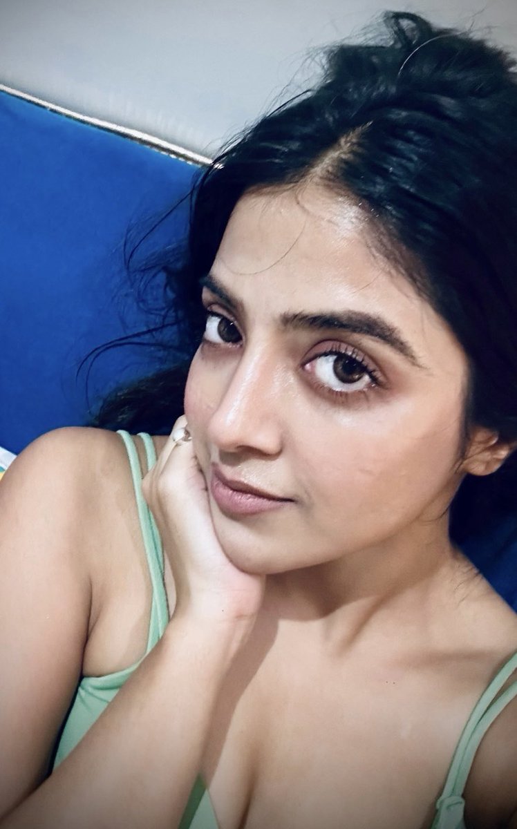 _khushidubey_'s tweet photo. Post shoot sweats be like👻 https://t.co/sOEwtUwwZw