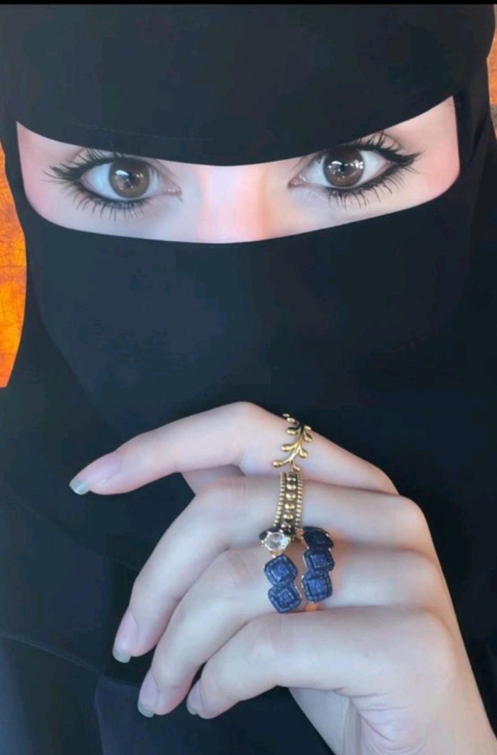 خميس خميس
غبني على شبابي 

والحاج مطنش
مايهم عذابي