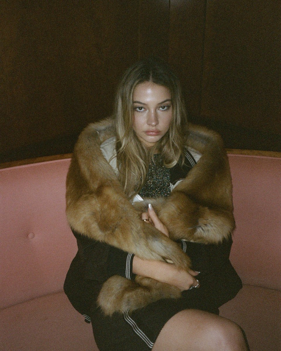 madelynfiles's tweet photo. madelyn cline for paper magazine’s august 2025 issue ☆ https://t.co/AJGJA3DL5l