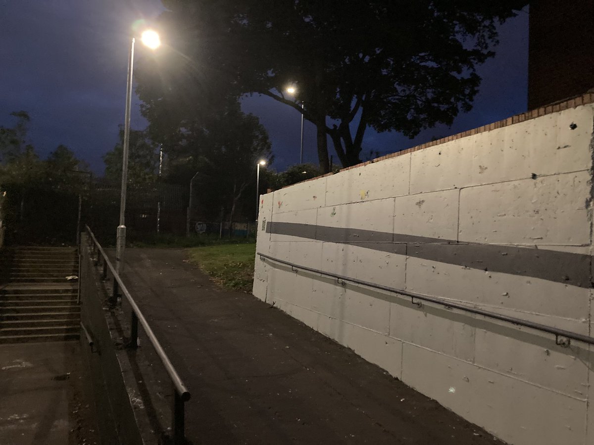 artilleryyc's tweet image. Second night tidying up the barrack steps. Finished cutting back high bushes, painted walls, removed weeds from main road and stencilled in some small murals to break up the bare walls. Should finish this on Tuesday next…residents delighted with the transformation