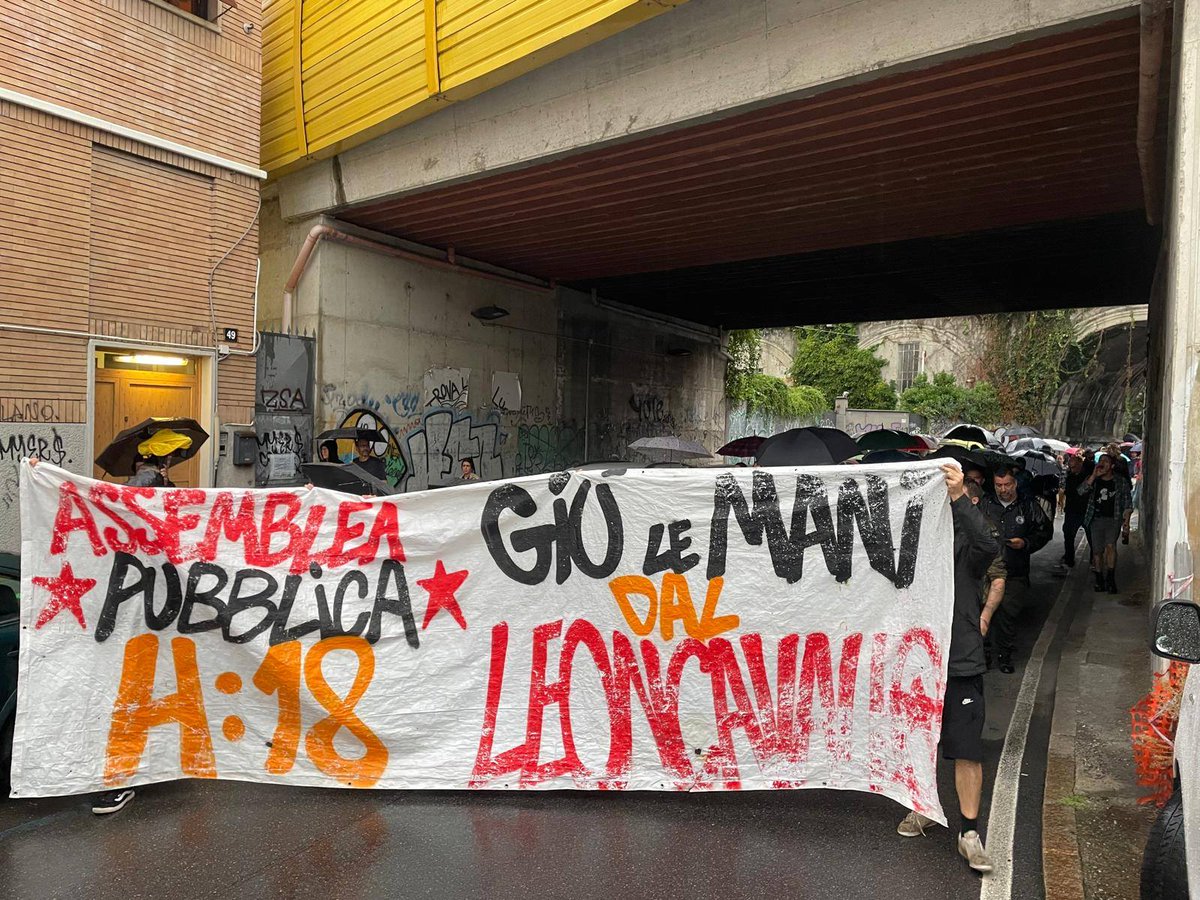 LEONCAVALLO, ASSEMBLEA E CORTEO DI QUARTIERE

Circa 500 persone hanno attraversato il quartiere di Greco dopo l'assemblea tenutasi sotto il diluvio.
Lanciato un corteo per il 6 settembre

#DifendoilLeoncavallo