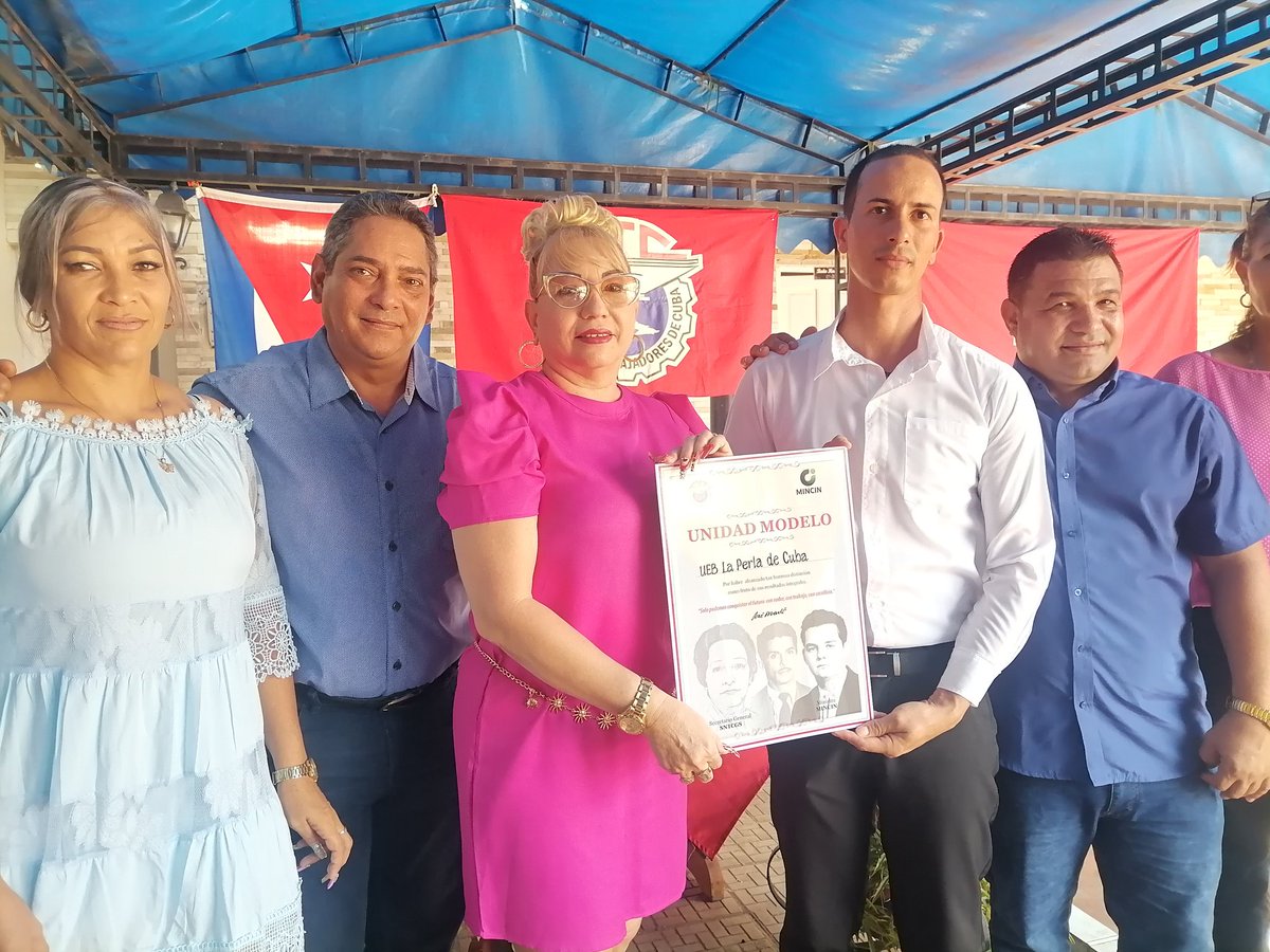 GeciCamaguey's tweet photo. En el contexto de las actividades camino al centenario del natalicio del líder histórico de la Revolución Cubana, las Unidades Empresariales de Base de la Emure Camagüey, la Perla de Cuba y la Volanta reciben la condición de Unidad Modelo de la Gastronomía. https://t.co/Yg6K658MhW