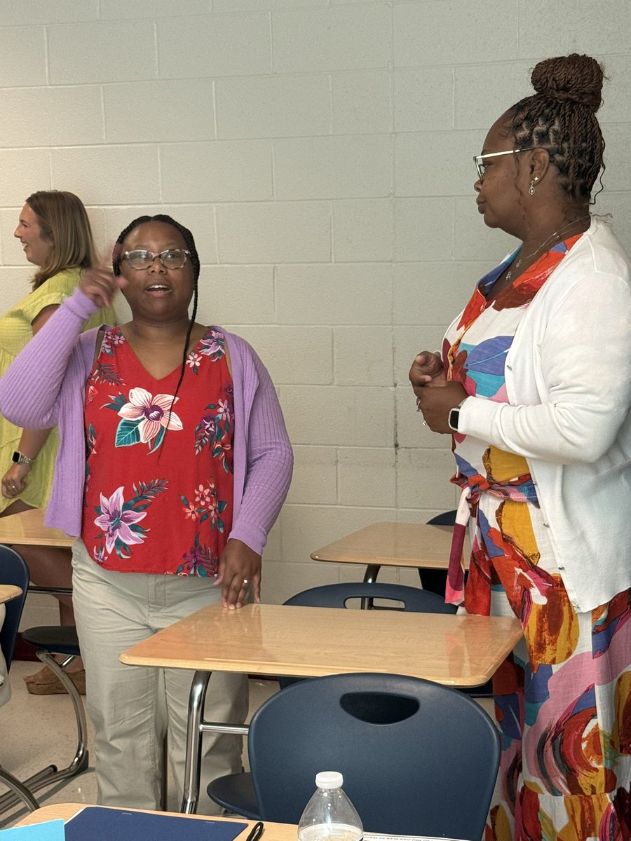CPSProfDev's tweet image. 🌟 Supporting Our Beginning Teachers 🌟
We believe every teacher deserves a strong start. Our Talent Development Program provides mentoring, coaching, and professional learning tailored to the unique needs of beginning teachers.
#learngrowlead
#GrowWithCPSPod