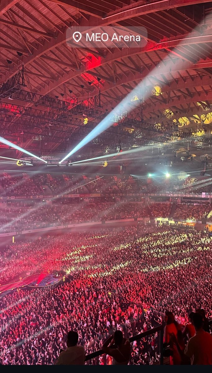 caralho, luan santana é gigante mesmo ARREPIADA