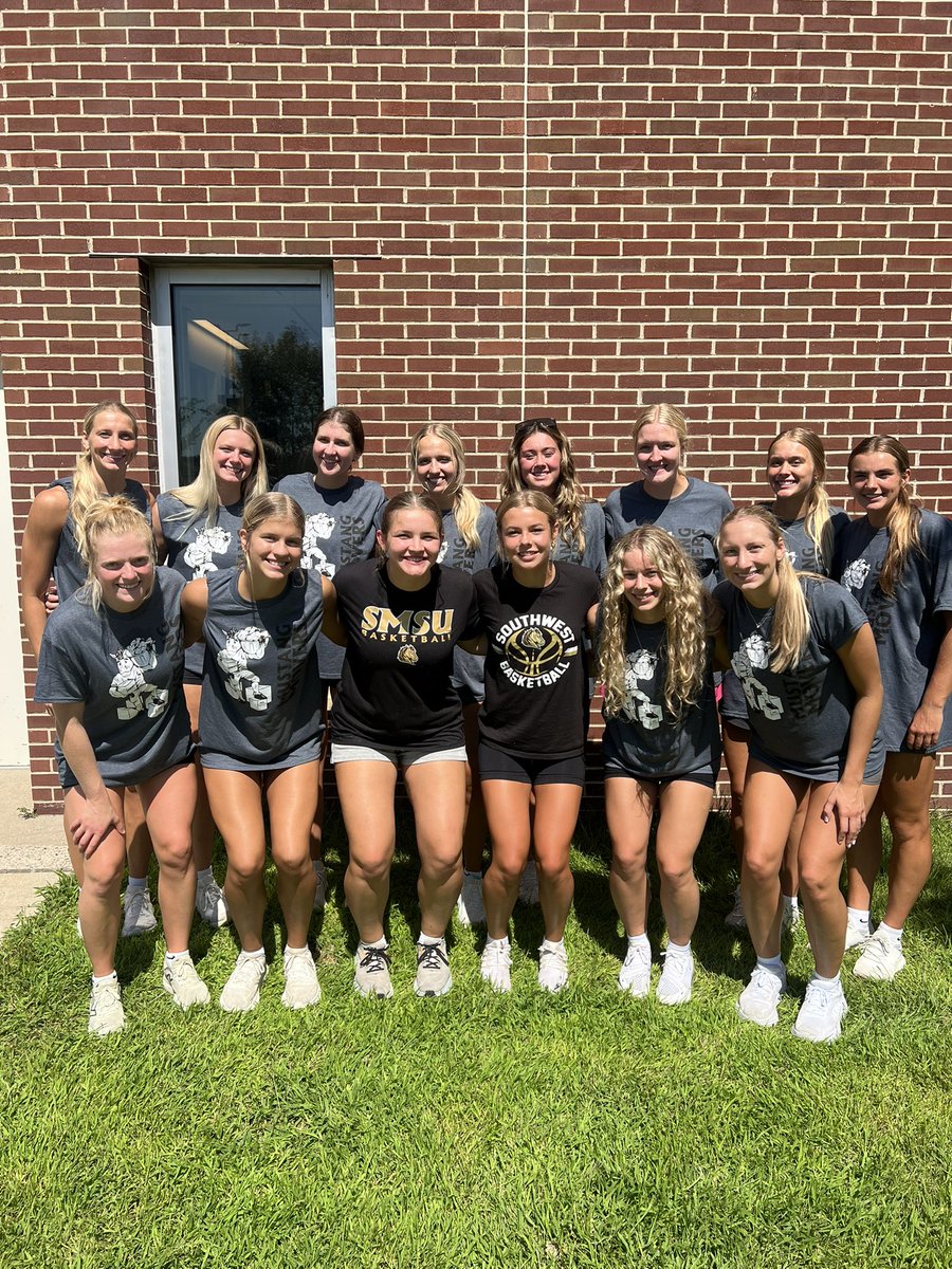 Our 2 newest Mustangs have arrived! Welcome home Allie &amp; Logan!🤎🐴😆