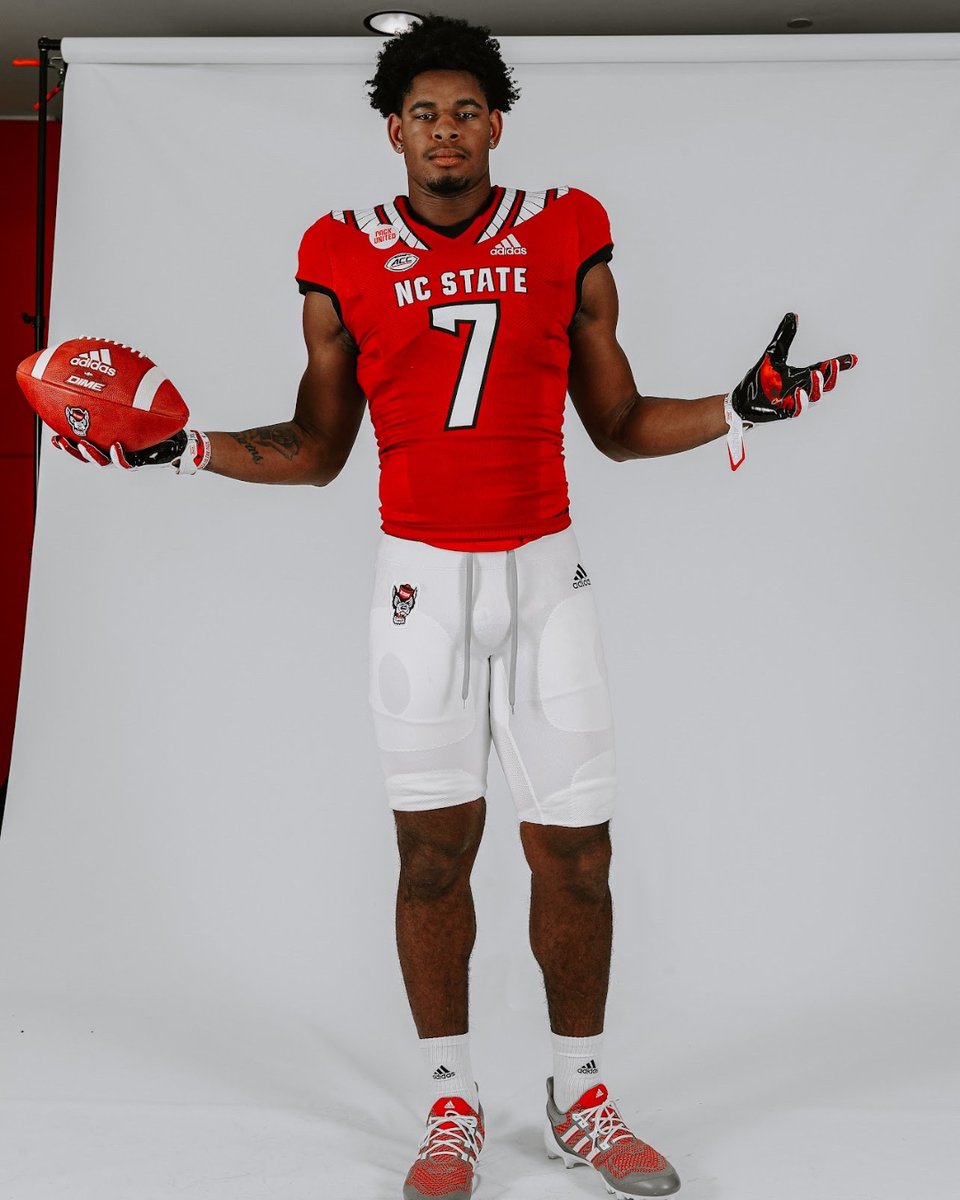 OnePackNIL's tweet image. .@jjoly_17 days away... 7️⃣ 😛 

#1Pack1Goal #OnePackNIL 🐺