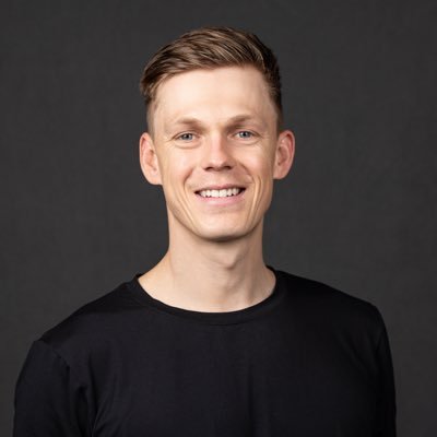 Retweet for a solo DM with Caspar Lee ☆ 

Must follow me! 
Picking on Sept 4