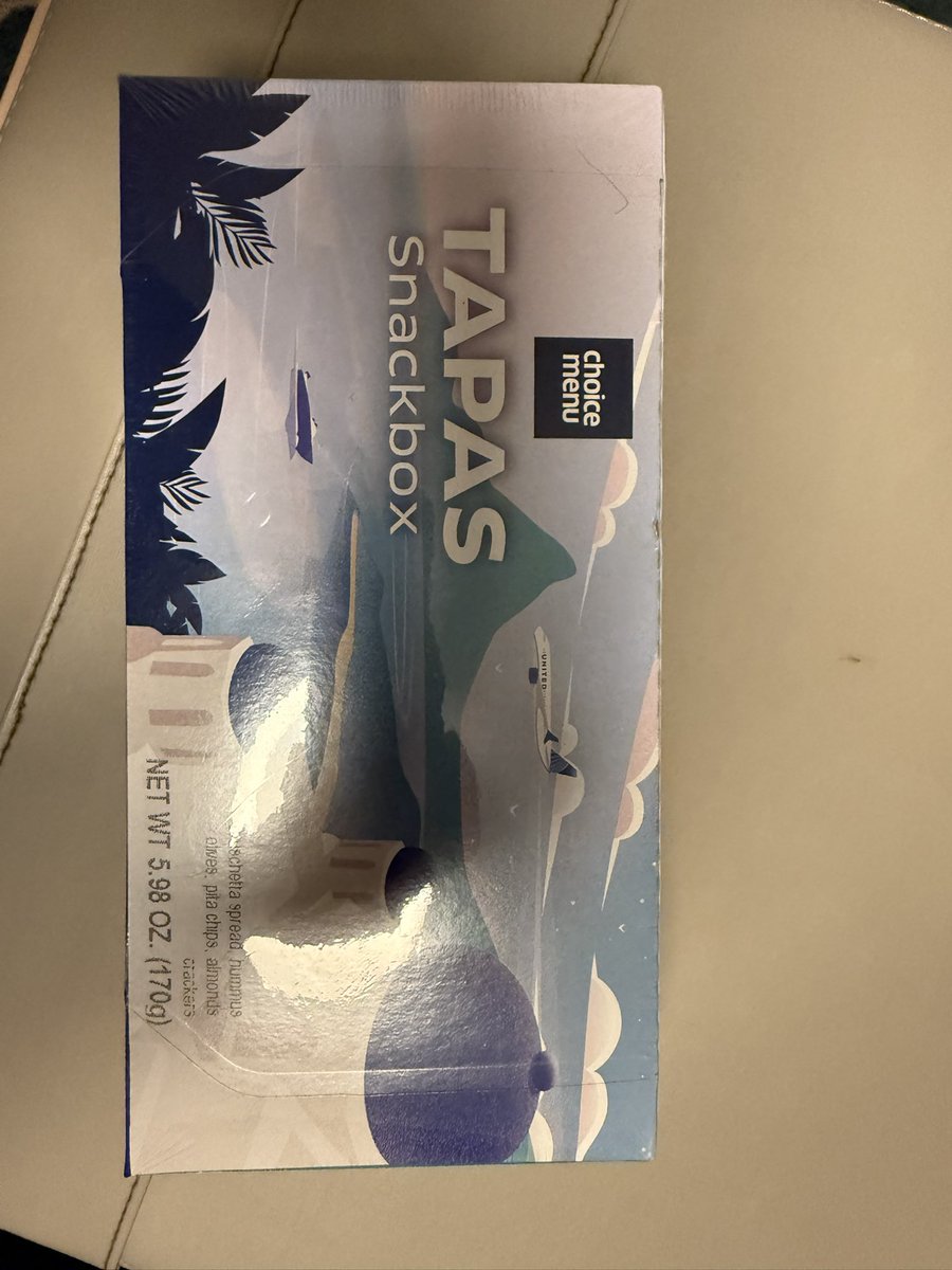 Hemant_Gore's tweet photo. @united •@theairhelper

hey UA this is what we were served on our flight from EWR to San Diego in Business Class. We were given $100 UA credits for lack of meal…way to go United on serving business class passengers https://t.co/T50WL3T0Co