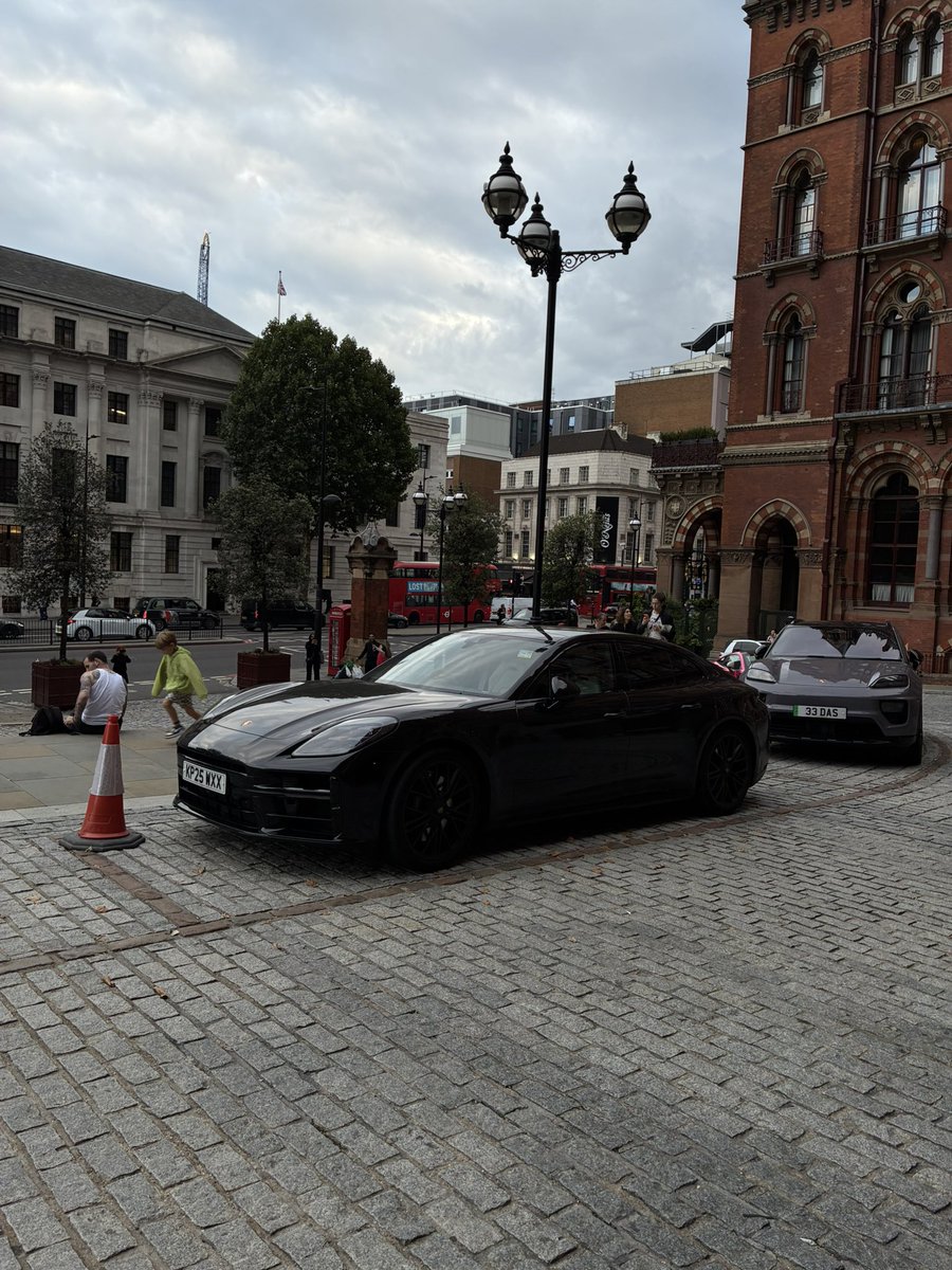 DarkDisc2's tweet photo. pretty car https://t.co/5yWo2ZQVbQ