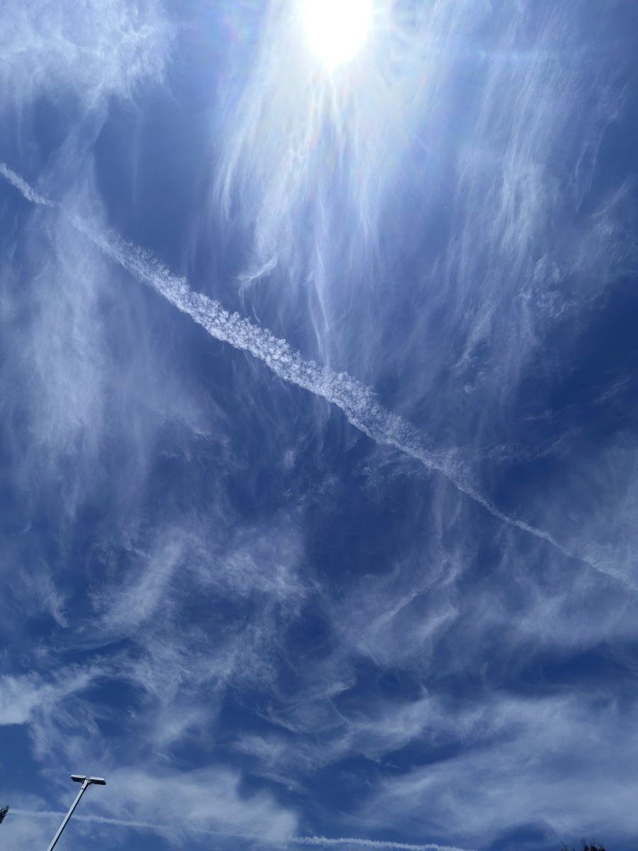 ❌NOT VAPOR
❌NOT CONDENSATION 
❌NOT CONTRAILS
✅CHEMTRAILS
✅POISON
✅BLOCKING THE SUN
✅CRIMES AGAINST HUMANITY