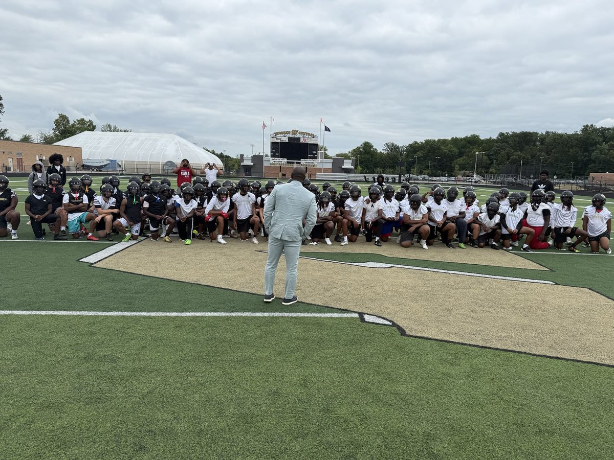 J.T. Whitaker (@coachwhitaker1) on Twitter photo Thanks Mr. Clayton for being our guest speaker of the week and delivering a great message to the team!! <a href="/WARRENCENTRALFB/">WC Football🏈</a> <a href="/WarriorNation_1/">WCHS Athletic Dept</a> Thanks Mr. Clayton for being our guest speaker of the week and delivering a great message to the team!! <a href="/WARRENCENTRALFB/">WC Football🏈</a> <a href="/WarriorNation_1/">WCHS Athletic Dept</a>