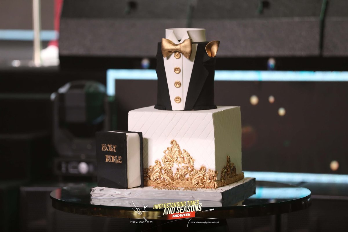 streamsofjoyHQ's tweet photo. Just incase you missed Word and Fire service tonight at Streams of Joy Abuja… We had a pre-birthday surprise for our Papa @RealJerryEze and we couldn’t be happier. Happy Birthday in advance Dad👏🏼🎊🎉🎊🔥🔥👏🏼👏🏼👏🏼🙏🏻🙏🏻🙏🏻🙏🏻🔥🔥

#HappyBirthdayPastorJerry
#WorldPastorJerryDay
#WeLovePastorJerry