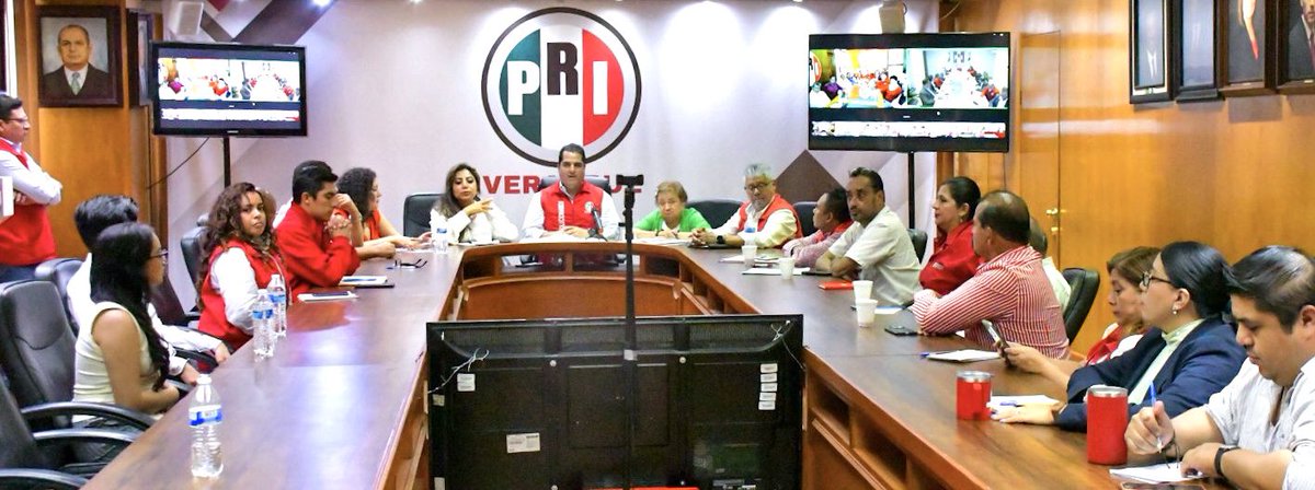 El <a href="/PRIVeracruz_/">CDE PRI Veracruz</a> se encuentra activamente participando en la reunión de trabajo con el <a href="/PRI_Nacional/">PRI</a> y con la dirigencia, que presiden <a href="/alitomorenoc/">Alejandro Moreno</a> y <a href="/caroviggiano/">Carolina Viggiano</a>.

El #PRIUnido continúa trabajando y fortaleciéndose día con día.

¡En #Veracruz, vamos con todo! 👍🏽👍🏽👍🏽