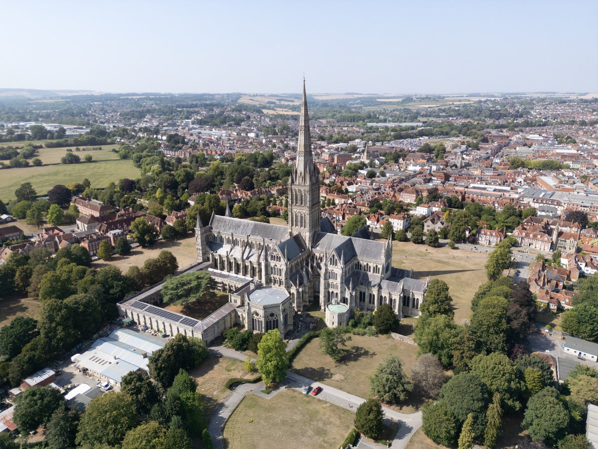 johnfielding001's tweet image. Salisbury Cathedral aerial image - Early English Gothic masterpiece, built 1220–1258, with Britain’s tallest spire (404 ft), the best-preserved original Magna Carta + a beautiful cloister and chapter house #Salisbury #aerial #image #Cathedral #wiltshire