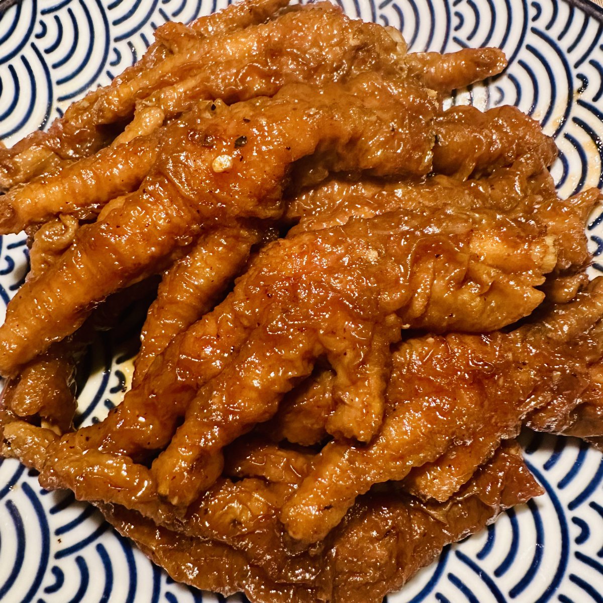 深夜放毒毒的是自己

先尝了五个🥲