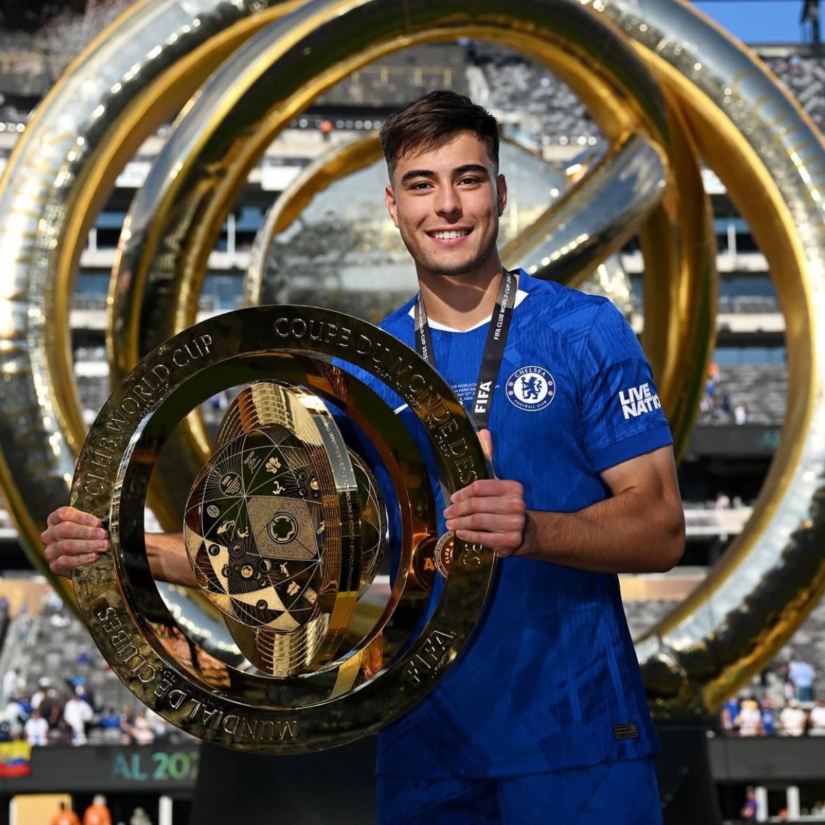 🚨🟡⚫️ Borussia Dortmund are set to discuss directly with Chelsea on Friday to get both Carney Chukwuemeka and Aaron Anselmino deals done!

Understand these are the details. ⤵️

🏴󠁧󠁢󠁥󠁮󠁧󠁿 Chukwuemeka, €20m fee plus add-ons and sell-on clause.

🇦🇷 Anselmino, loan with no buy option.