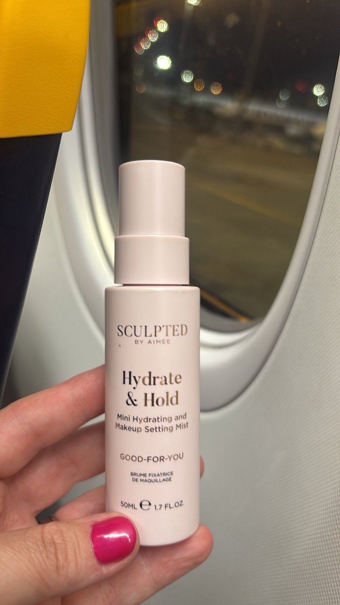 No window <a href="/Ryanair/">Ryanair</a> no worries took a peek out row 12 window and <a href="/sculptedbyaimee/">Sculpted by Aimee</a> had me covered