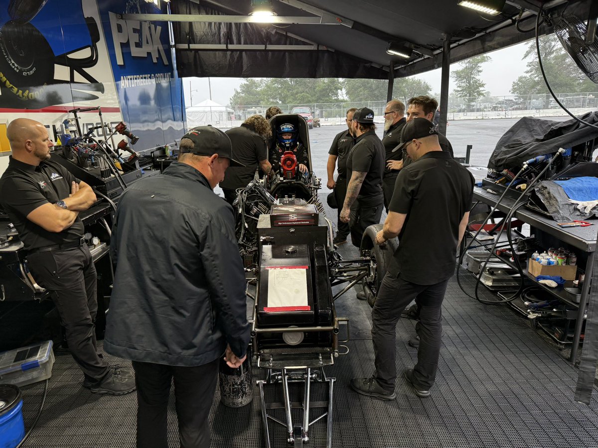 FastJackBeckman's tweet photo. Monday at Brainerd our goal was to shakedown our brand new car, but instead we stared at a wet track all day. The upside was getting to hang out with some cool kids, and Christine said she could fill in for me if needed 😁 
#PEAKSquad #JFR #dragracing https://t.co/AcMJ0O1lEl
