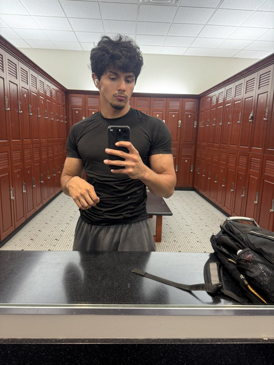 Johan_RER's tweet photo. Need some rn 😪
#gay #gayteen https://t.co/Vg1EQv8KvZ