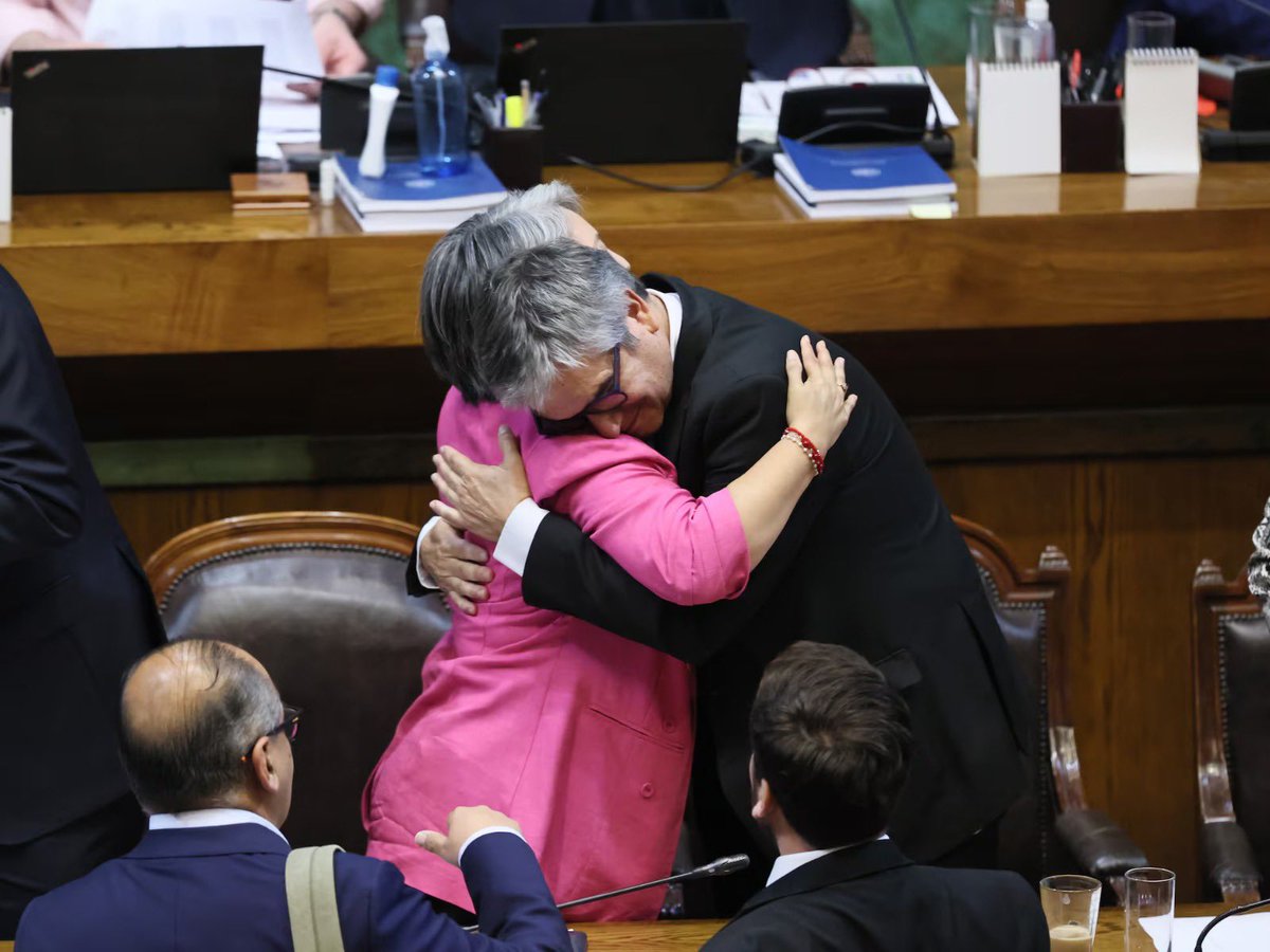 Quiero valorar el aporte de Mario Marcel durante estos años de gobierno. Históricamente siempre se habló de las tensas relaciones entre los ministros de Hacienda y Trabajo, pero cuando fui ministra, logramos romper esta traba, y conformar una dupla muy positiva para sacar