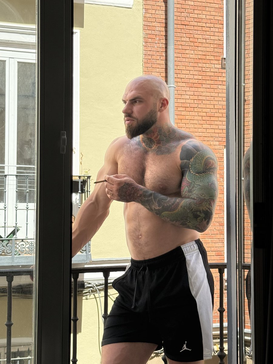 DaddyValdemarXL's tweet photo. You thought it was over? I’m just pausing https://t.co/UAG9k3K4S0