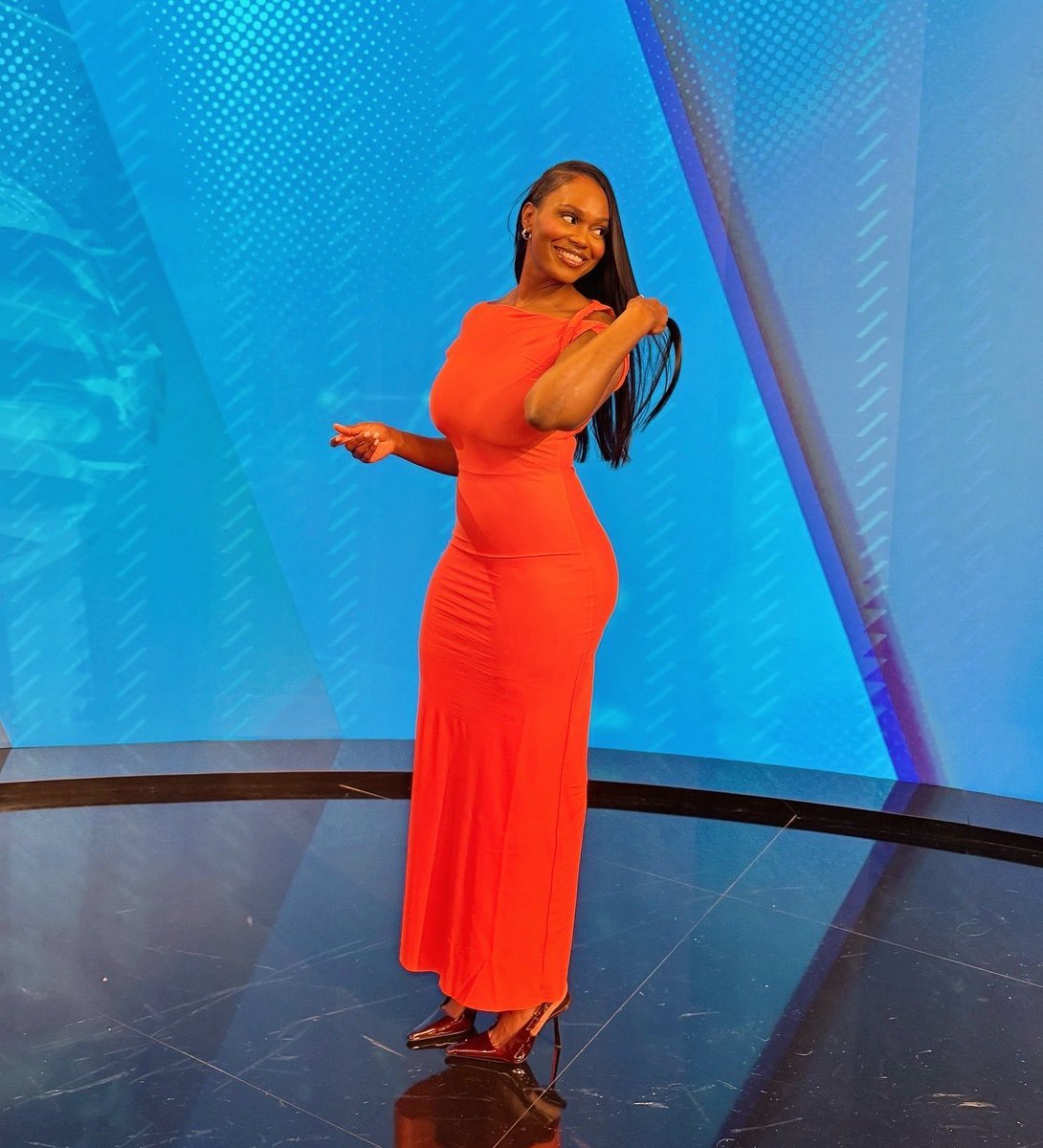 Caroline Coles tweet media