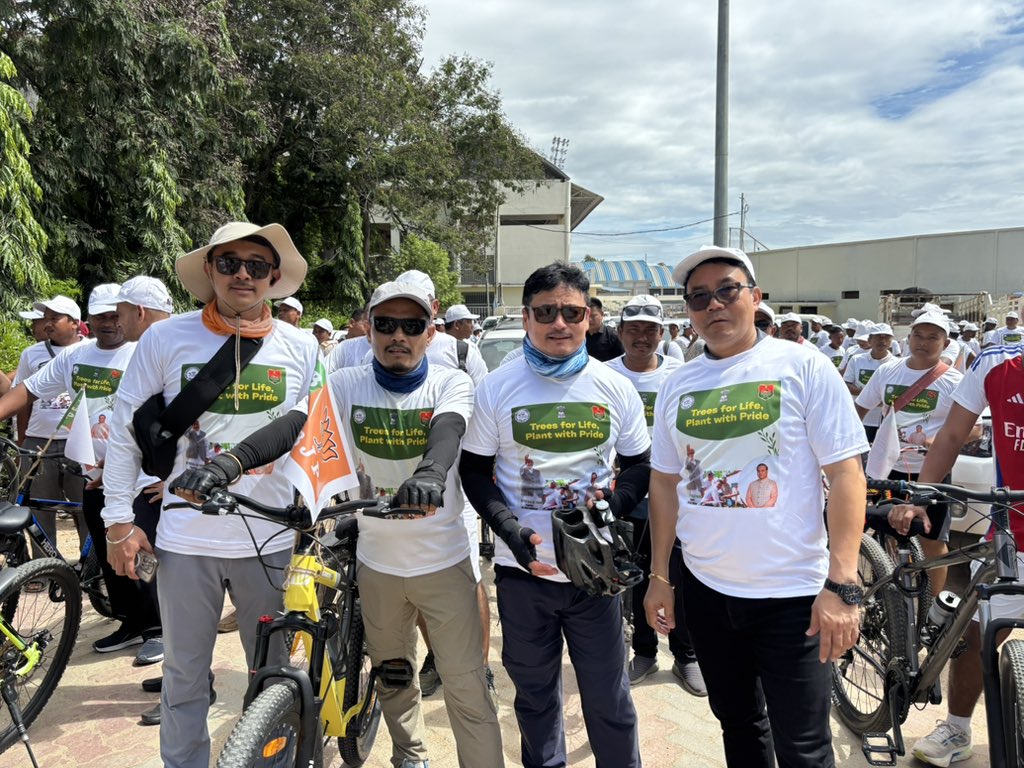 riteshenghi's tweet photo. 📍 Diphu to Borlangpher 🚴‍♂️ Bicyle Rally of peace and unity’s rally for BJP mass joining program led by the Dr. @TuliramRonghang , HCEM KAAC at Borlangpher high school playground under Lumbajong Constituency.

@himantabiswa @DilipSaikia4Bjp @Pijush_hazarika @BJP4India  @BjpAssam https://t.co/2Mg0UZScXn
