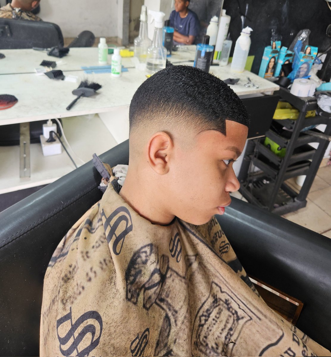 Marlin_docorte's tweet photo. não dar meu máximo é jogar meu dom no lixo... ✂️📏🫵🏾 https://t.co/KA4jwA0DLS