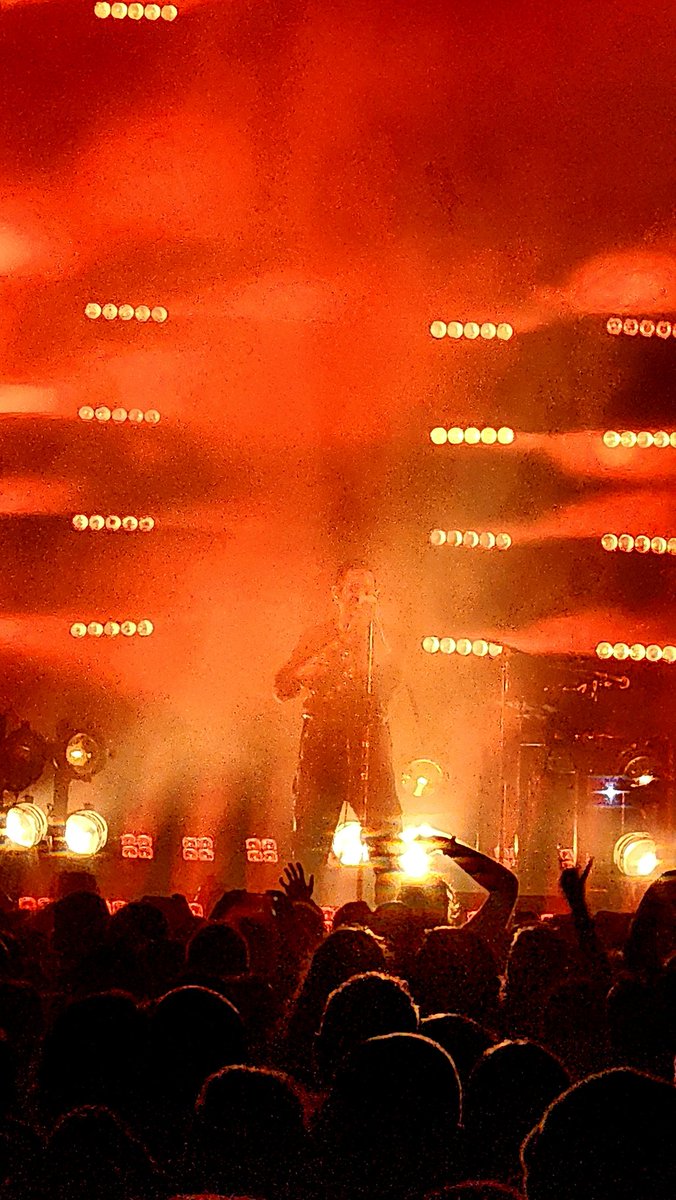 _iHeartTravel's tweet photo. Incredible show @nineinchnails in Chicago!
Peel It Back tour.💚❤️💙🖤🎤🎶😍 https://t.co/5Co7LYgx7o