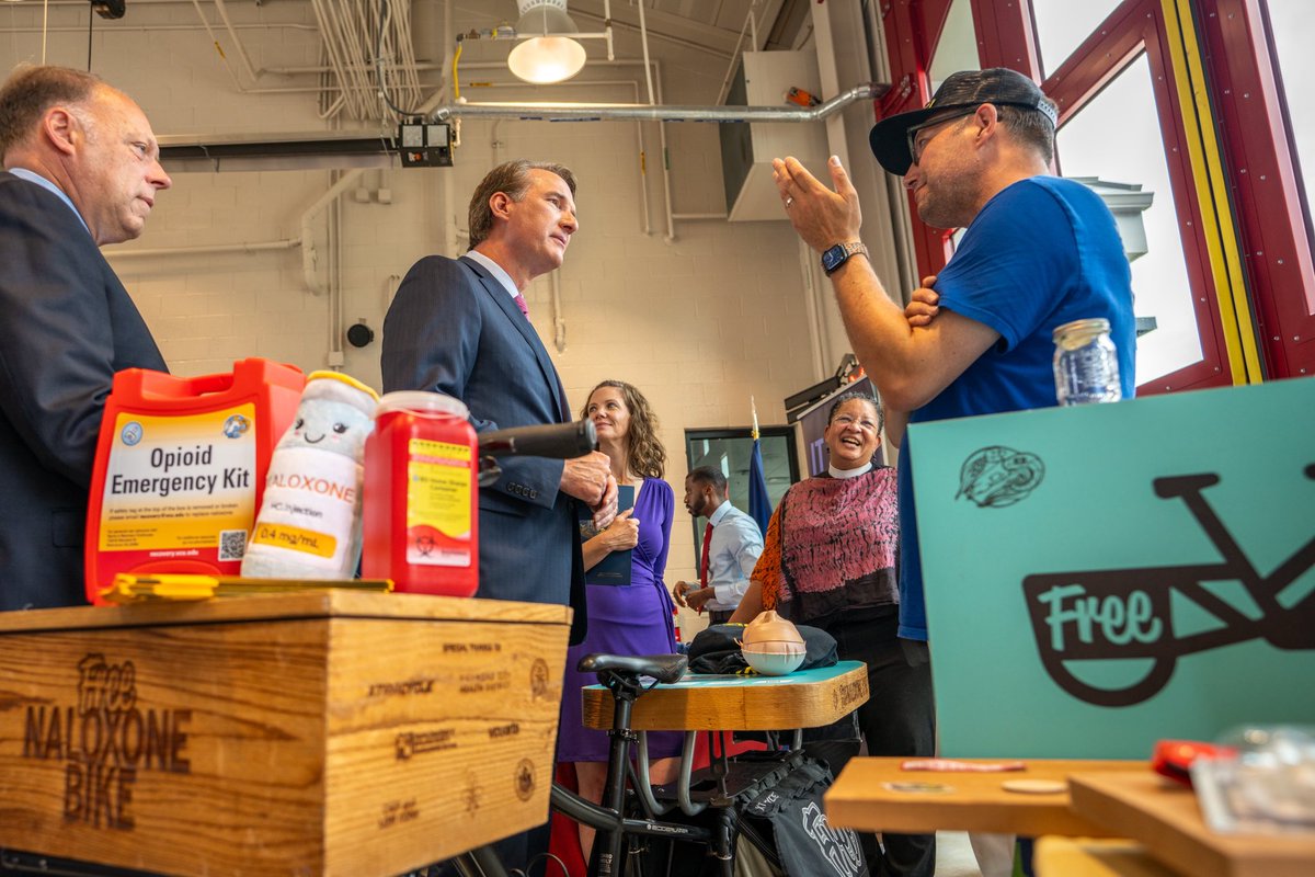 GovernorVA's tweet image. It Only Takes One pill to take a life, and one conversation to save a life. On #NationalFentanylAwarenessDay, we remember the lives cut short and the families forever changed by fentanyl poisoning.

Through prevention, education, and awareness, Virginia has led the nation with a…