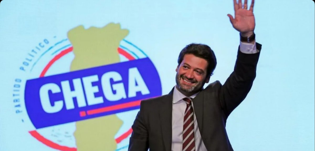 𝔻𝕆ℝ𝕀𝔸ℕ 𝔾ℝ𝔸𝕐 ™🇮🇹 𝕏 🧱🗿 ✠ (@fantomasritorna) on Twitter photo ✅notizie dal mondo Portogallo 🇵🇹 ✅
Il Portogallo grazie al governo di destra guidato dal partito Chega, istituisce la Polizia degli immigranti, con il potere di arrestare ed espellere gli immigrati clandestini.
Questa unità avrà il potere di identificare le persone in strada, ✅notizie dal mondo Portogallo 🇵🇹 ✅
Il Portogallo grazie al governo di destra guidato dal partito Chega, istituisce la Polizia degli immigranti, con il potere di arrestare ed espellere gli immigrati clandestini.
Questa unità avrà il potere di identificare le persone in strada,
