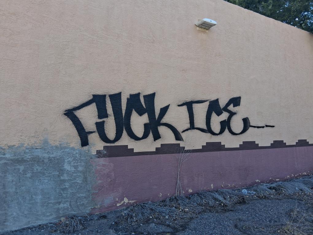 GraffitiRadical's tweet photo. "Fuck ICE"
Seen in New Mexico https://t.co/Wm3z4gxgo0