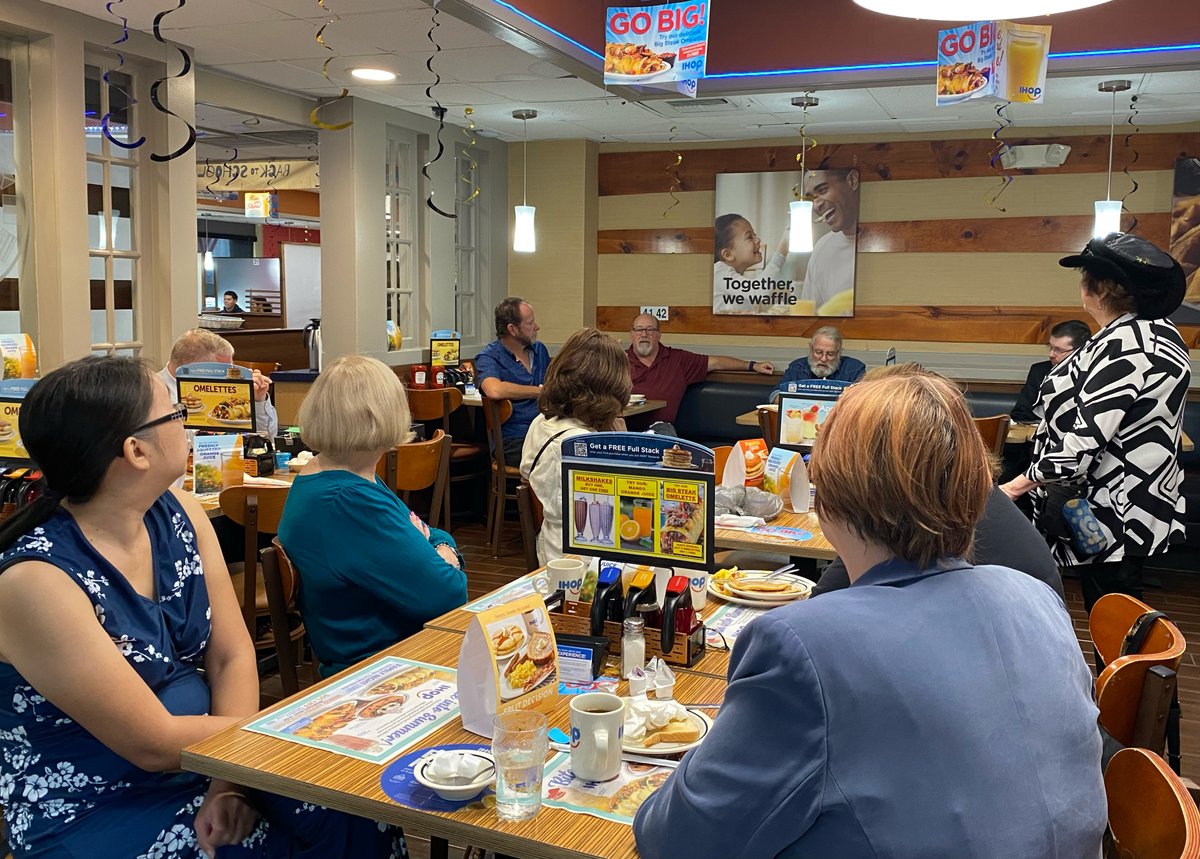 LakeRidgeRotary's tweet photo. Service above self. That's our motto.

So, it was fitting that we talked about serving our community yesterday. https://t.co/c49M0Q4t46