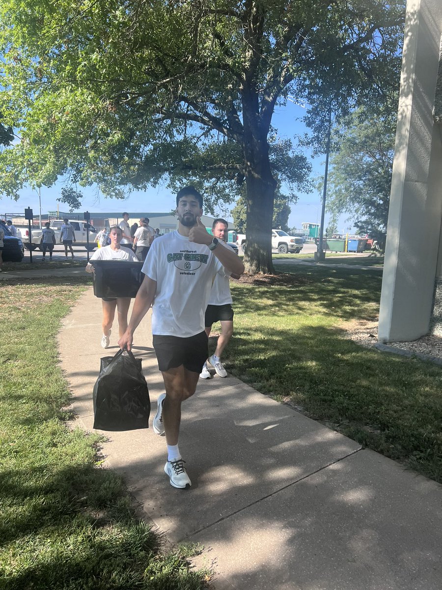 Bearcats take care of Bearcats!
#MoveInDay