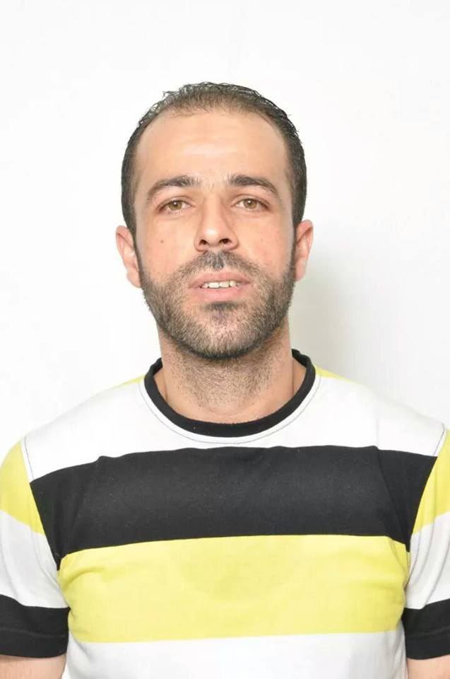 بالاضافة لمصعب اشتيه، المعتقل السياسي احمد شبراوي مضرب عن الطعام مع مصعب بعد الاعتداء عليهم ومصادرة اغراضهم