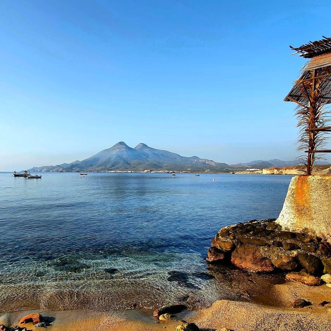 Los Frailes desde La Isleta del Moro. Cabo de Gata. #Almería.
(Fotografía de arocaeduca en Instagram)