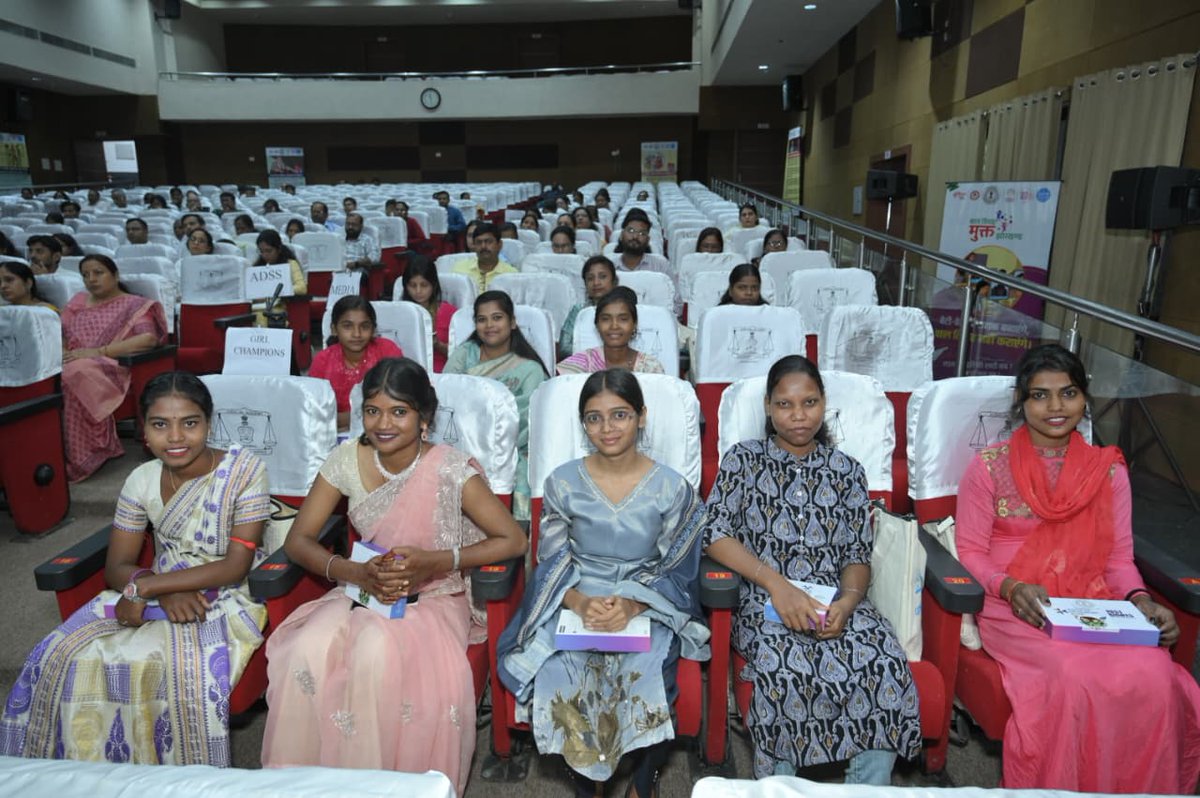 आज दिनांक 21.08.2025 महिला, बाल विकास एवं सामाजिक सुरक्षा विभाग, अन्तर्गत झारखण्ड महिला विकास समिति एवं समाज कल्याण निदेशालय, द्वारा न्यायिक अकादमी राँची में #बालविवाह मुक्त झारखण्ड विषय पर सभी बाल विवाह निषेध अधिकारियों के लिए एक दिवसीय प्रशिक्षण सह कार्यशाला आयोजित की गई ।