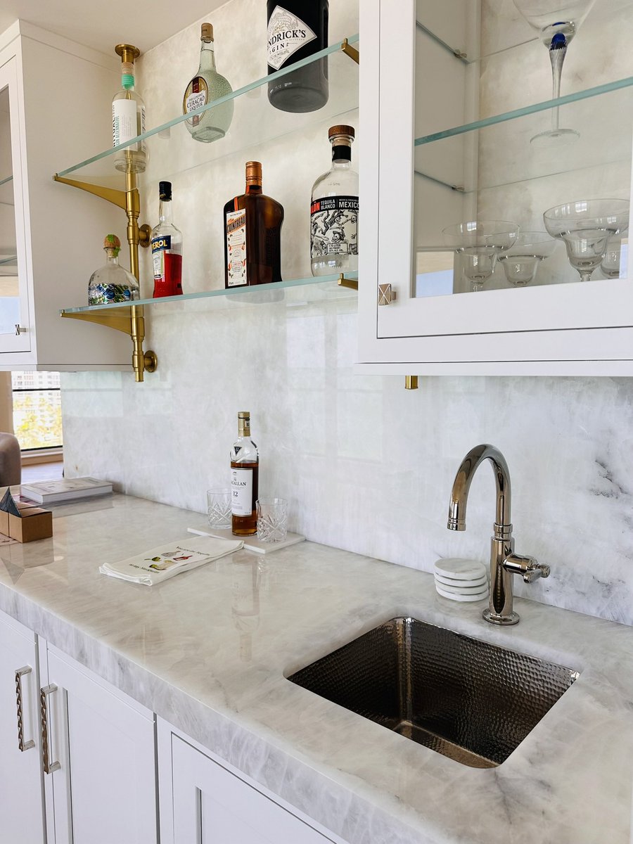 eipplumbing's tweet photo. Make your bar shine with this stylish sink and faucet! ✨

#elegance #faucet #plumbing #plumblife #fypage #fyp https://t.co/wH9PCf7uYu