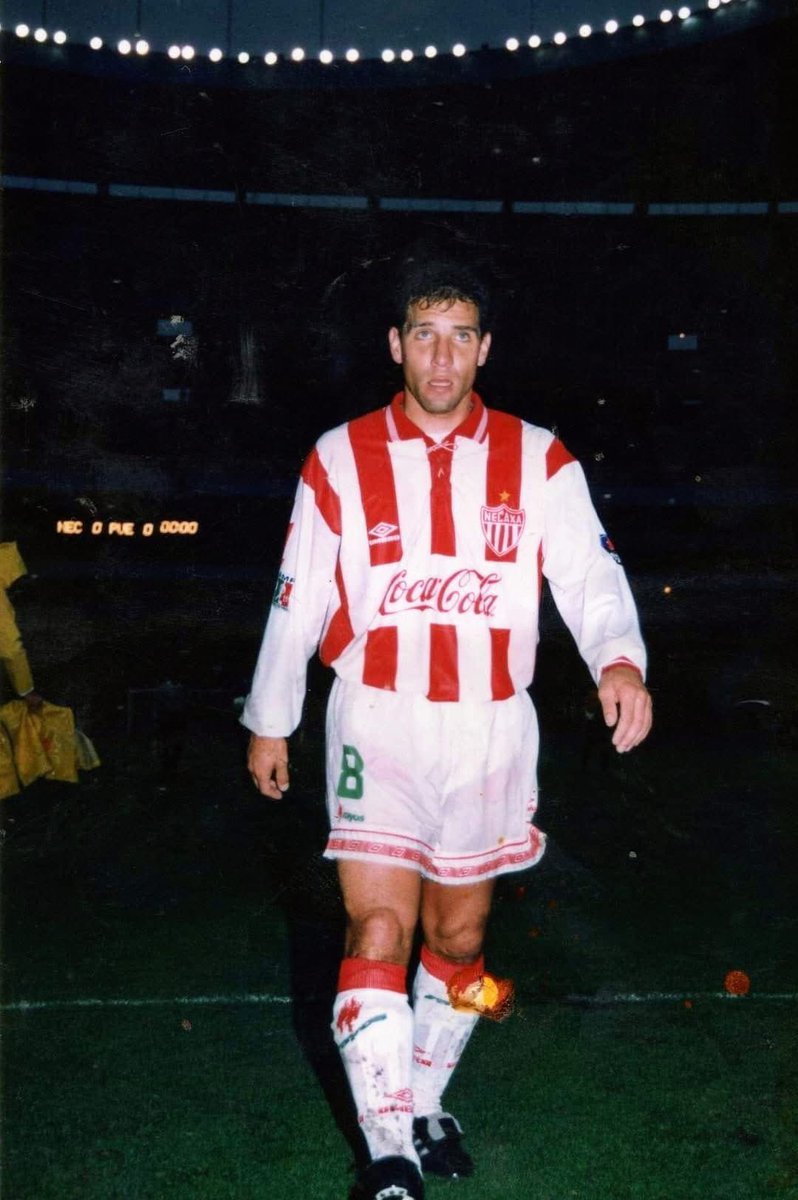 betogarciaaspe8's tweet photo. Hoy no es un día cualquiera, mi amado @ClubNecaxa está de fiesta por su 102 aniversario y solo tengo palabras de agradecimiento por todo lo vivido en mi carrera. Portar esta playera fue un orgullo inigualable. ¡Fuerza Rayos por siempre! ⚡️♾️ https://t.co/nsHPQU58nD