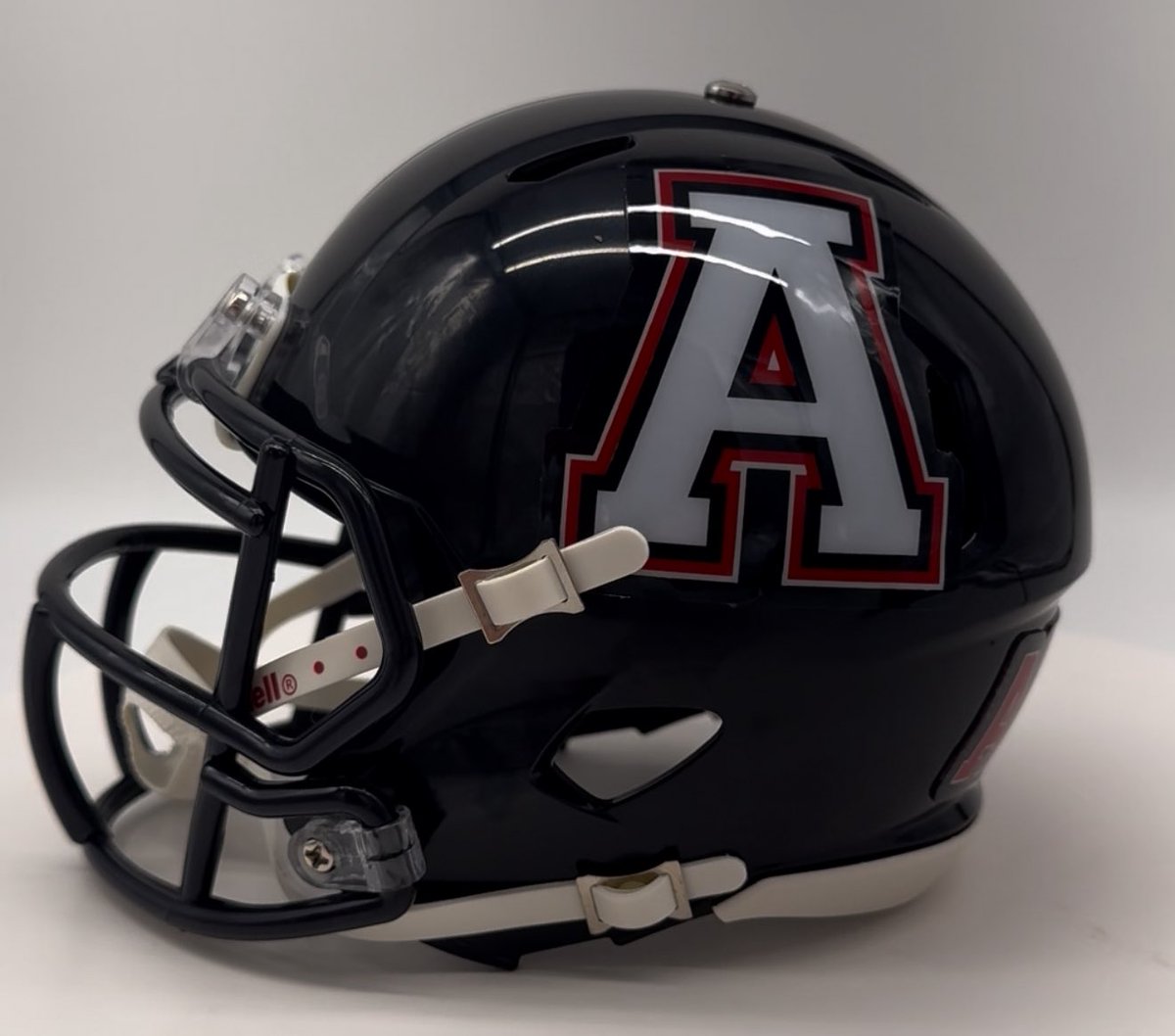 📣 Limited-edition Allen Eagle mini-helmet cowbells are here! 🦅🔔

🔵 2000 Throwback ($48) – classic retro design
🔵 Tuffy Helmet ($48) – today’s official look

👉 Order now: AllenTDC.com
