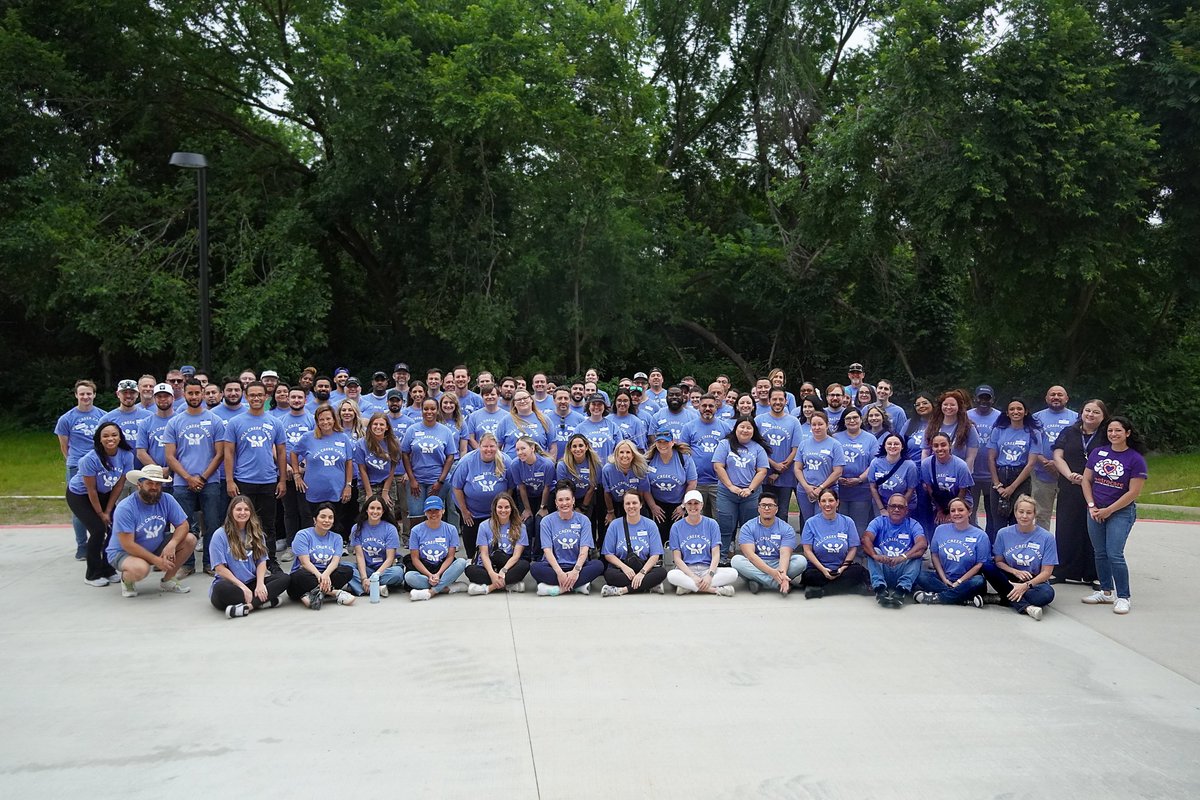 FoSFT's tweet image. We were excited to partner with Mill Creek Residential for the most attended trash pickup our group has ever hosted.  They brought so much energy and willing hands that we had to spread out onto the Trinity Forest Spine Trail.

Ribbon cutting soon! @DallasParkRec @theloopdallas