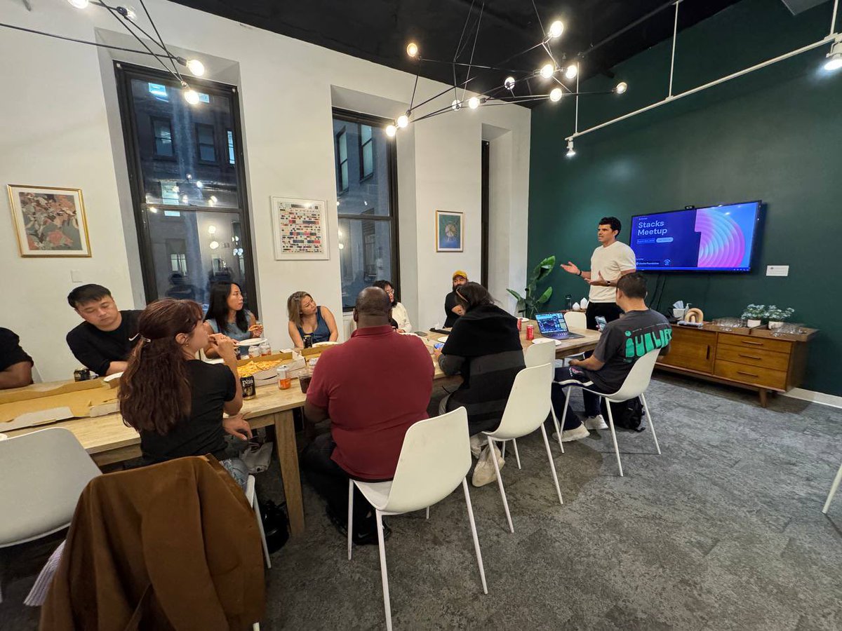 Last night, ~15 passionate people gathered in NYC to begin their journey in the Stacks (STX) ecosystem. Moments like these remind me how early we are, and how much potential lies ahead 🙏🟧
