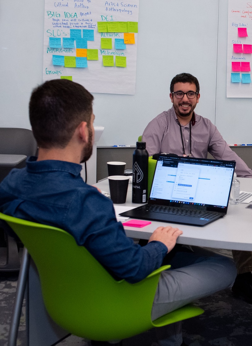 uofldelphi's tweet image. Think you know how students use AI? Join our UofL GenAI Learning Circle's first session, Sept. 4 @ 12 p.m. for eye-opening demos, discussions & strategies for what it means for teaching today. Sign up: bit.ly/3HC1Wxz