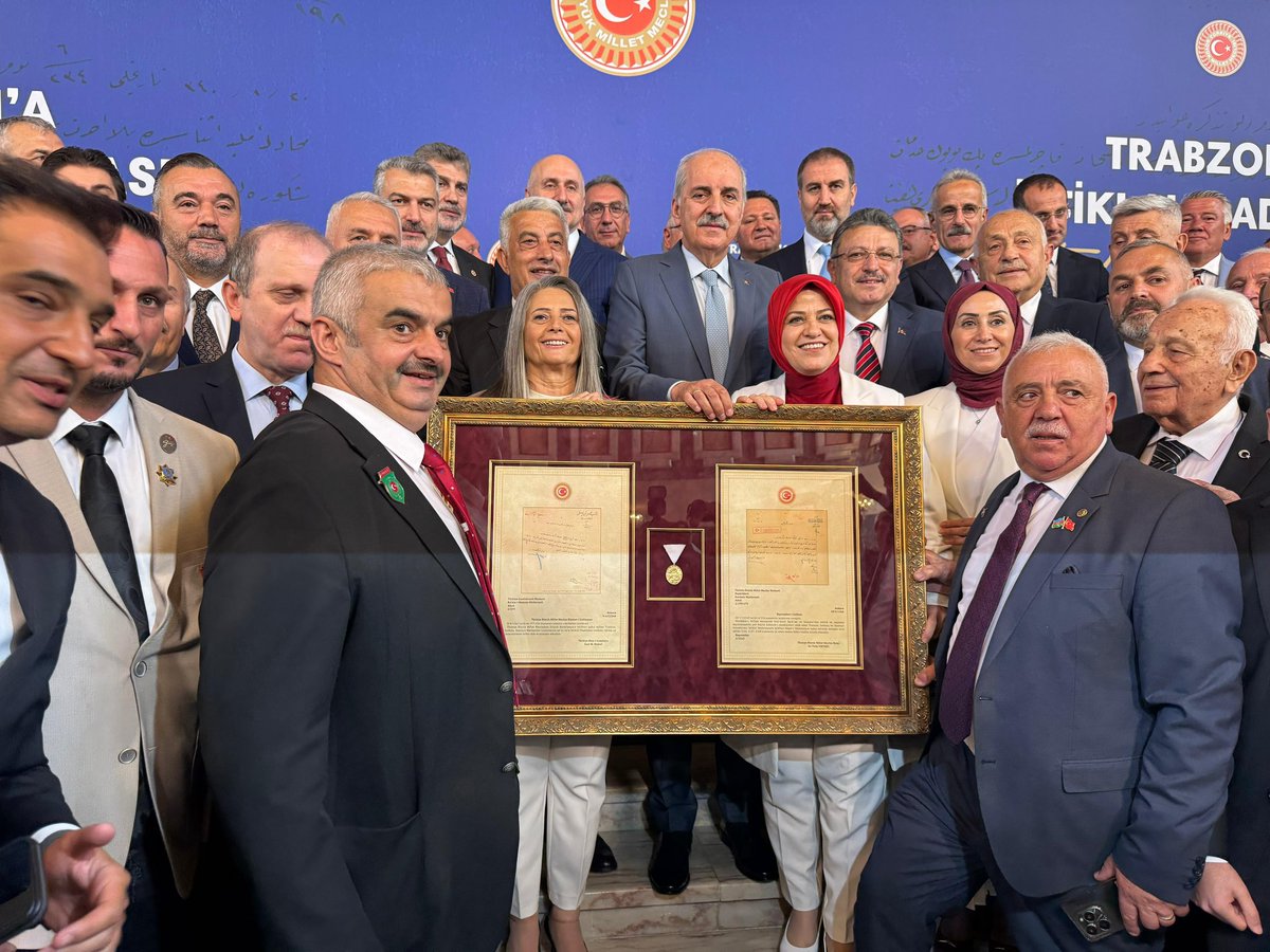 🇹🇷YİĞİT GİRESUN MADALYASINI İSTİYOR 
🇹🇷Bugün Trabzon’a verilen İstiklal Madalyası hepimizi gururlandırdı. Bu onuru yaşayan kardeş şehrimizi ve halkını yürekten kutluyorum.
Ancak kalbimin bir köşesinde hep şu soru yankılanıyor.
Ya Giresun?
Kurtuluş Savaşı’nda en ön saflarda yer