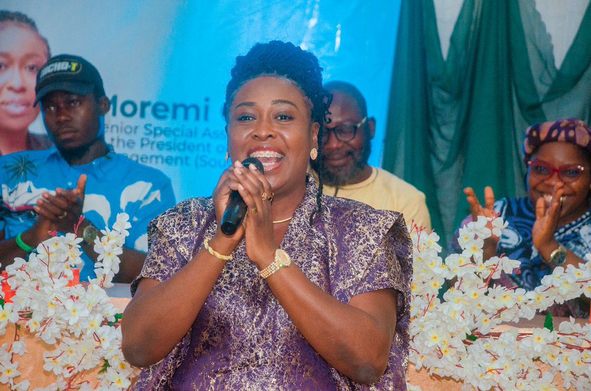 moremiojudu's tweet photo. Bridging the gap between the Federal and the Local Communities; Impacting lives:

Today marks exactly one year the Presidential Community Engagement Team (SW) embarked on an impactful tour to the youths and members of some communities in Ekiti state. 

The visit which aimed at bridging the gap between the Federal Government and the Local Communities, renewing the hopes and dreams of the people, the team supported the youths and community members with tool kits and cash gifts to help boost their businesses.

The message of the President is clear: this is a government that cares for everyone no matter your location or background, a child of a nobody, a farmer or a hunter should be given an equal opportunity. 

We look forward to doing even more in the local communities unheard of. 

Impact a life today, make the country a better place.