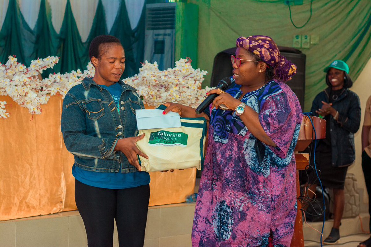 moremiojudu's tweet photo. Bridging the gap between the Federal and the Local Communities; Impacting lives:

Today marks exactly one year the Presidential Community Engagement Team (SW) embarked on an impactful tour to the youths and members of some communities in Ekiti state. 

The visit which aimed at bridging the gap between the Federal Government and the Local Communities, renewing the hopes and dreams of the people, the team supported the youths and community members with tool kits and cash gifts to help boost their businesses.

The message of the President is clear: this is a government that cares for everyone no matter your location or background, a child of a nobody, a farmer or a hunter should be given an equal opportunity. 

We look forward to doing even more in the local communities unheard of. 

Impact a life today, make the country a better place.