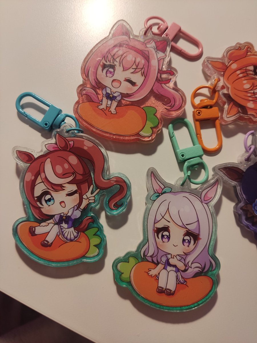 Me acaba de llegar el merch para ja Japan de Madrid 🥹🩷 chapas chocomintos Omamoris de Mermaid Melody y las caballas 🫶