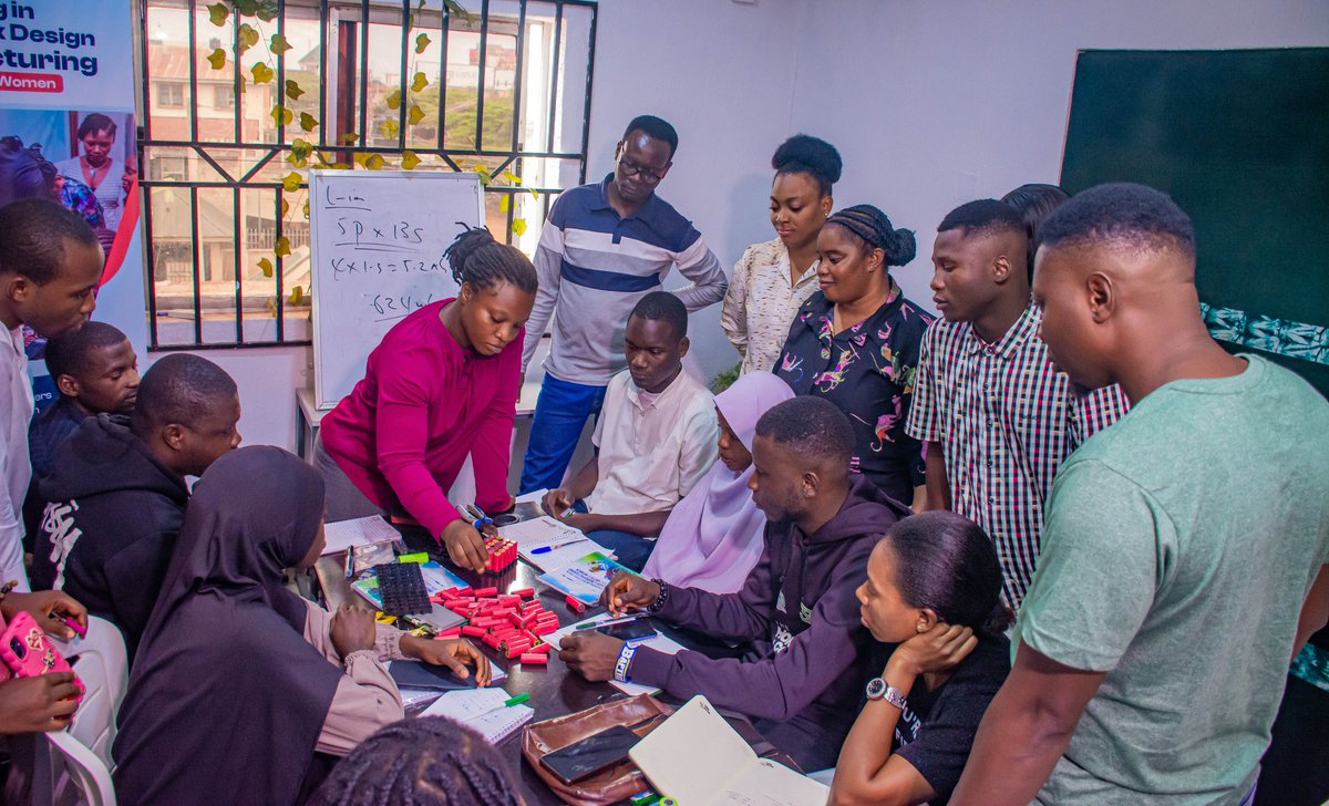 Ongod120's tweet image. I recently participated in a specialized training program focused on Battery Pack Design and Manufacturing.  Thanks to the organizer of the program 
@CellopCelloop  
@CeidHub
#BatteryPackDesign #SustainableTech #GreenEnergy #CircularEconomy #OsunStateBatteryPackDesignTraining